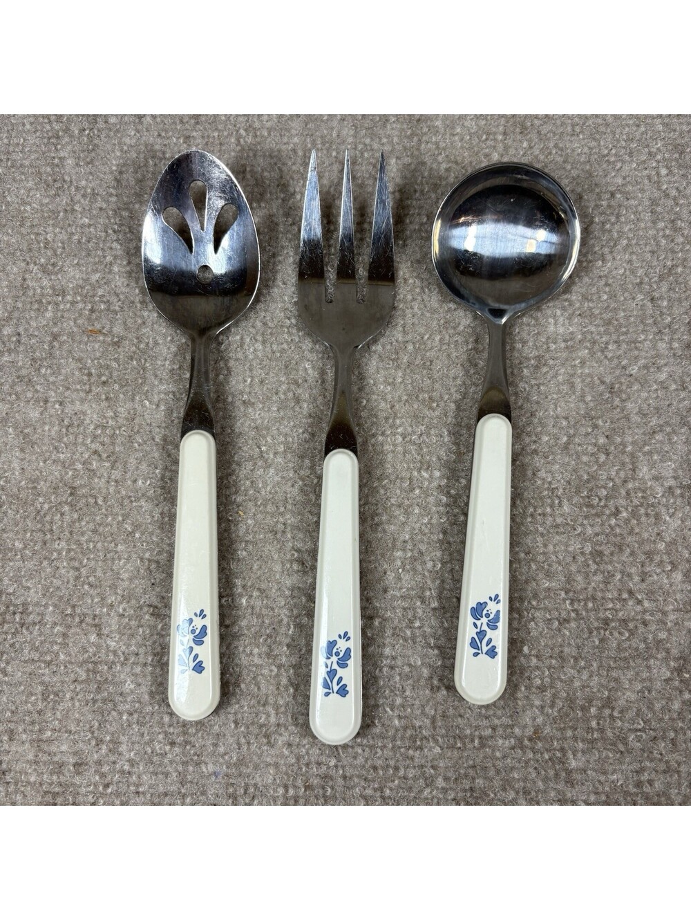 Pfaltzgraff Yorktowne Hostess Serving 3 Piece Utensil Set Spoon Fork Ladle